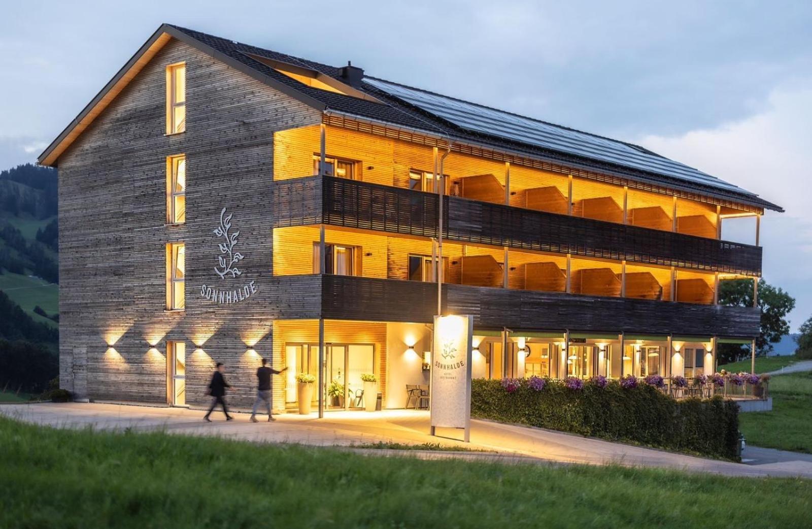 Panoramahotel Sonnhalde Schwarzenberg im Bregenzerwald Exterior foto